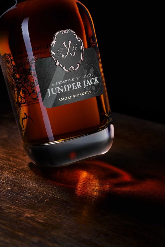 Smoke & Oak Flasche im Gegenlicht